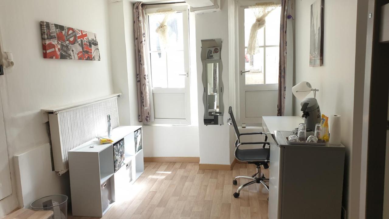 Chambres Poitiers Centre Ville - Salle De Bain, Refrigerateur, Tv Et Machine A Cafe Privatifs - Cuisine Commune - Terrasse - Hotel De Ville A 200M Exterior foto