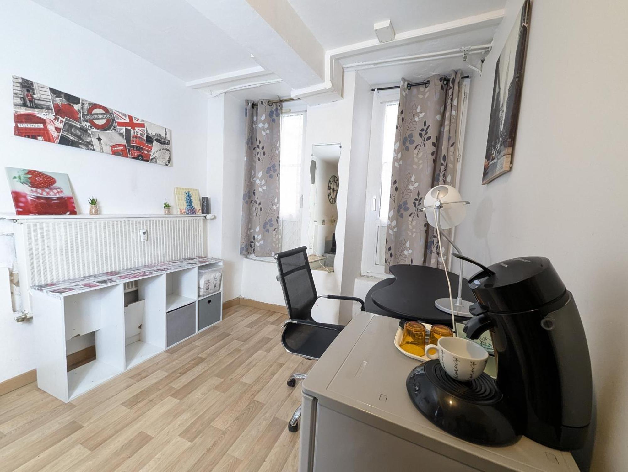 Chambres Poitiers Centre Ville - Salle De Bain, Refrigerateur, Tv Et Machine A Cafe Privatifs - Cuisine Commune - Terrasse - Hotel De Ville A 200M Exterior foto
